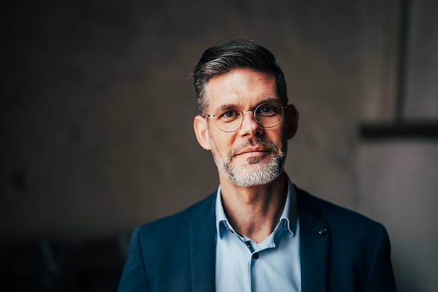 Portraitfoto von Thorsten Ahlrichs